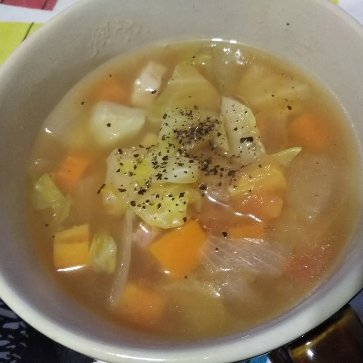 簡単夕飯！たっぷり野菜スープ